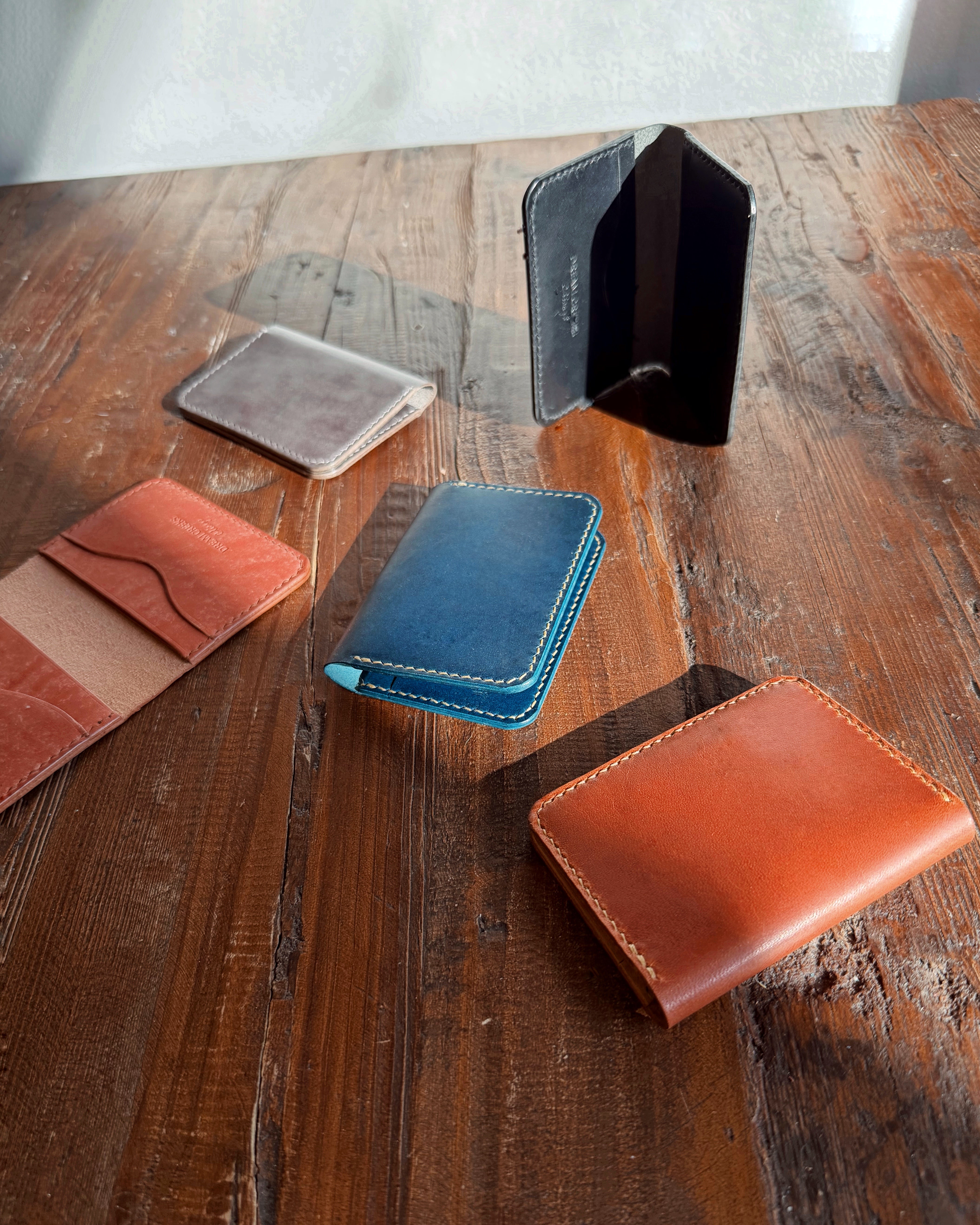 Horizontal Minimalist Wallet – Handmade Full-Grain Leather | Dream