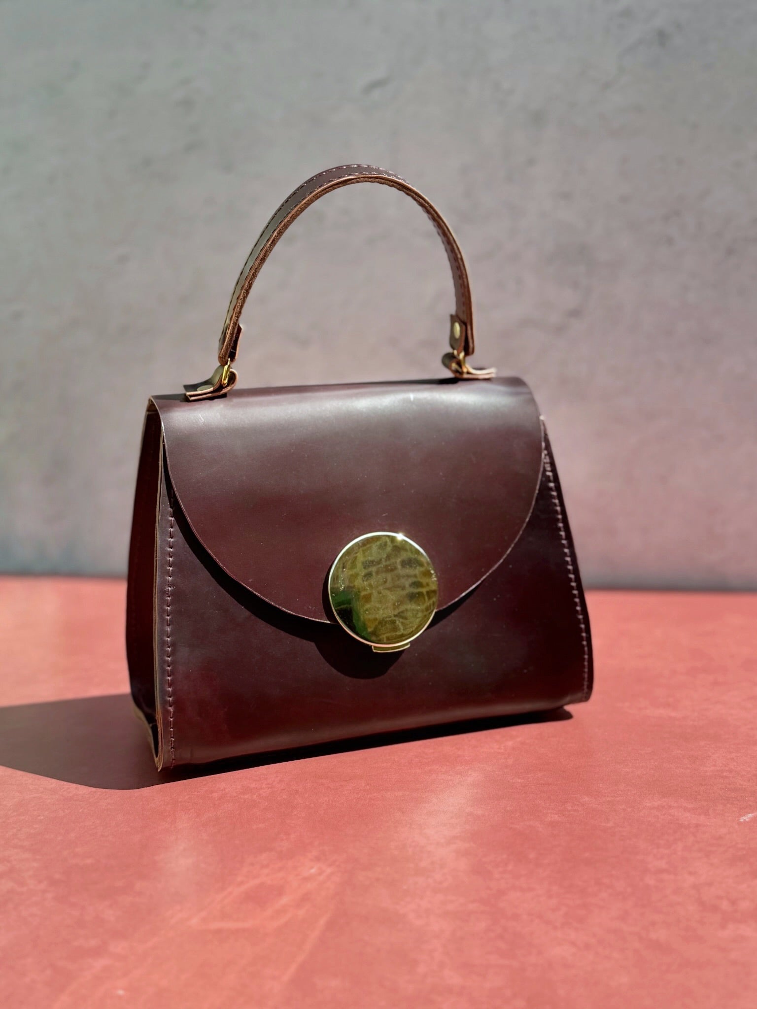 Shell Cordovan Miya Handtasche